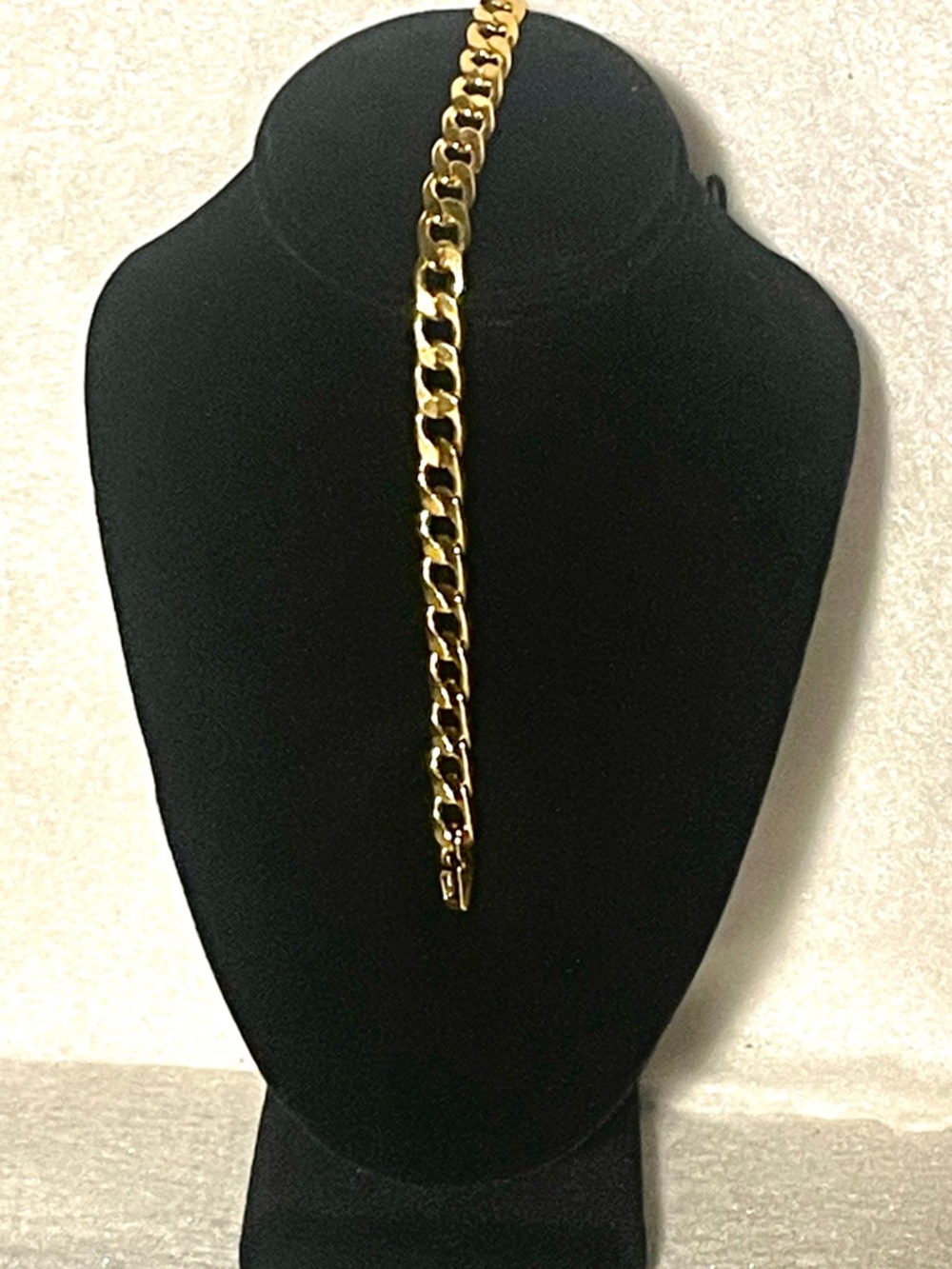 Vintage Avon 8” Gold-Tone Curb Link Bracelet